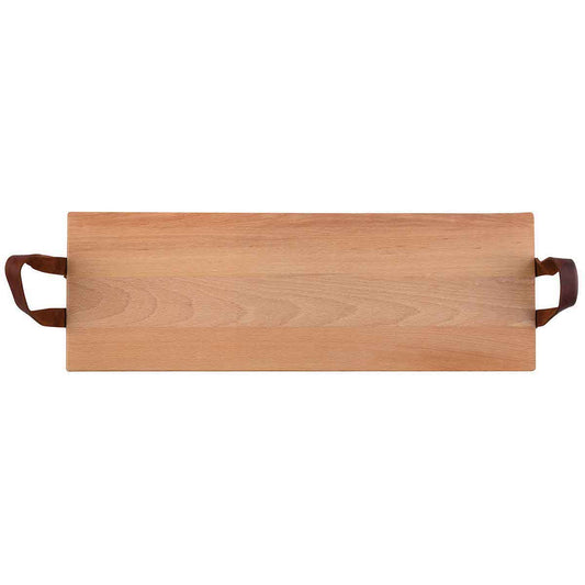 Houten, rechthoekige serveerplank van 59cm lang en 19,5 cm breed met twee leren handgrepen, tegen een witte achtergrond. De plank is van bovenaf gefotografeerd.