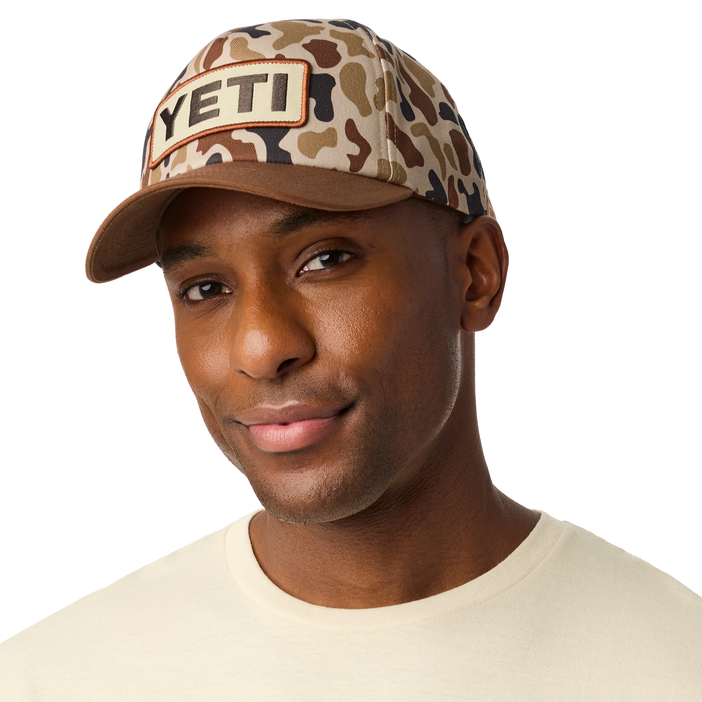 YETI Mid Pro Flat Brim Logo Badge Snapback | Wetlands Camo