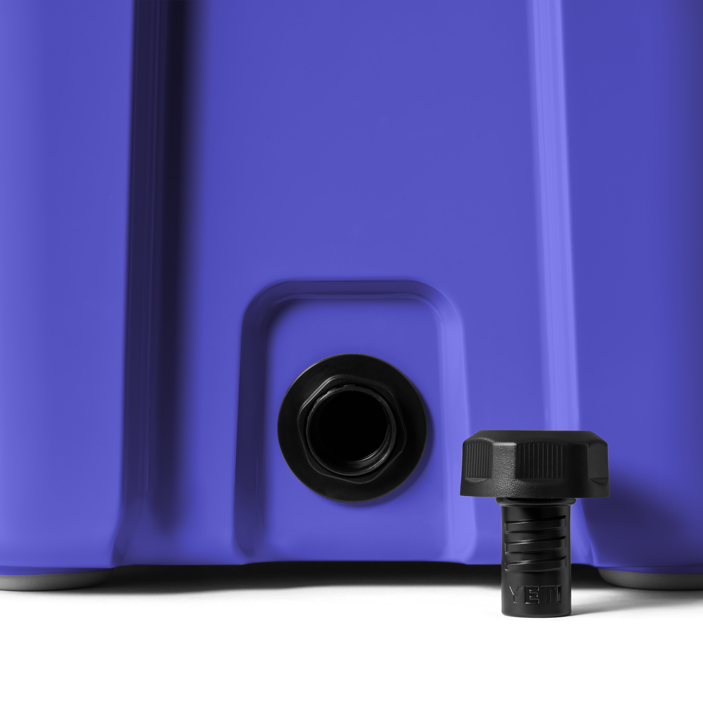 YETI Roadie 24 Hard Cooler | Ultramarine Violet