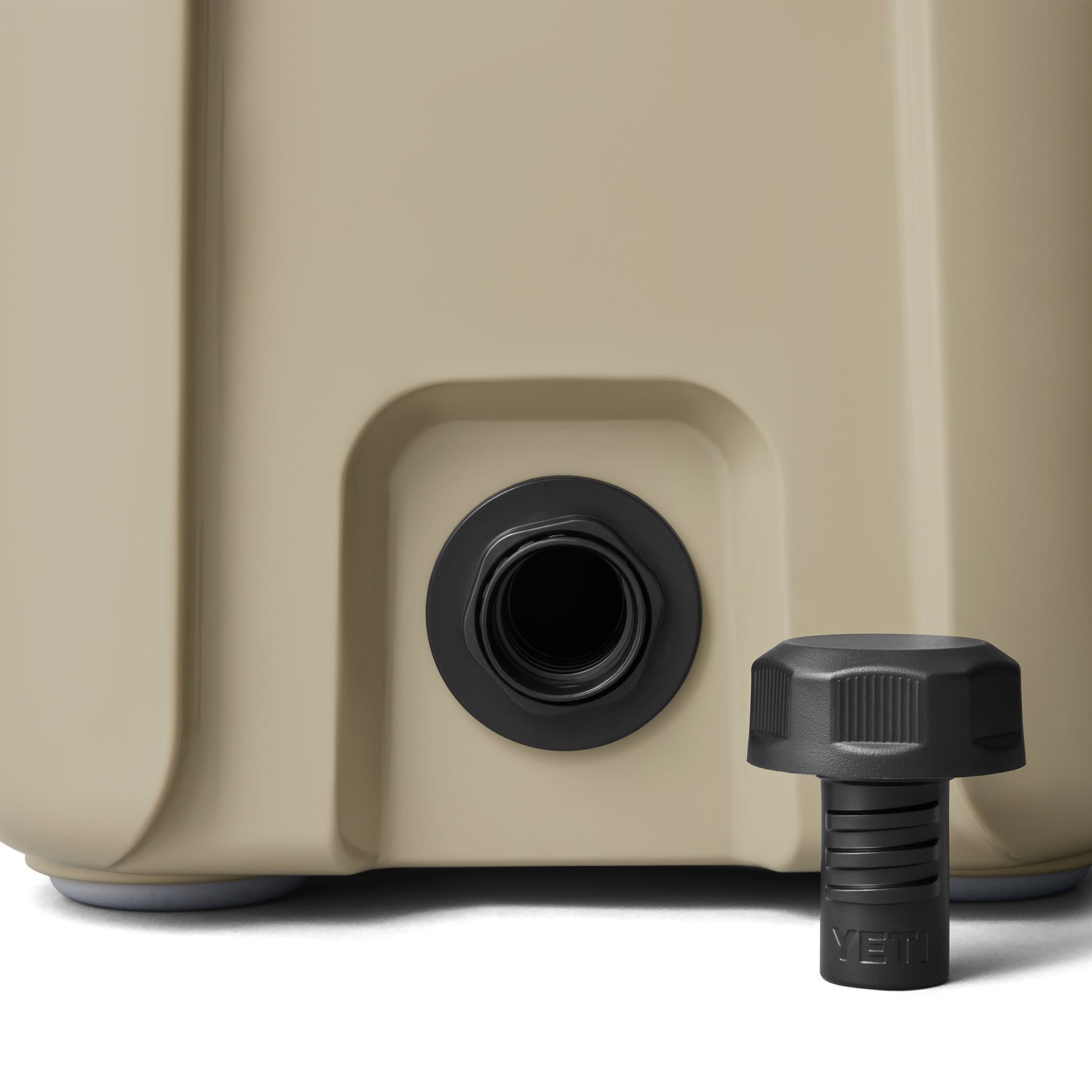 YETI Roadie 15 Hard Cooler | Tan