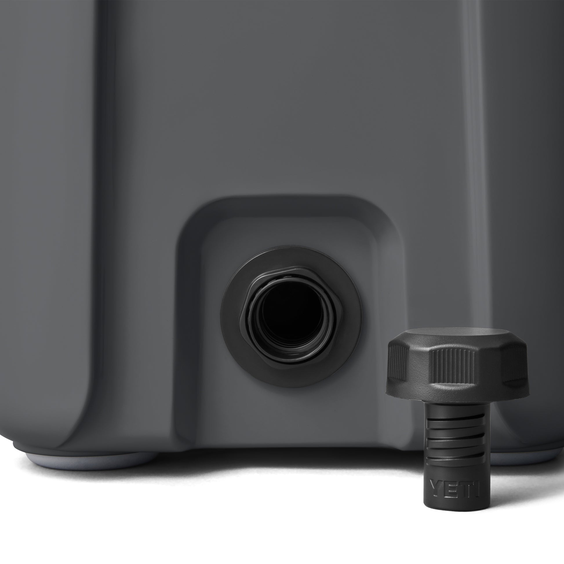 YETI Roadie 15 Hard Cooler | Charcoal