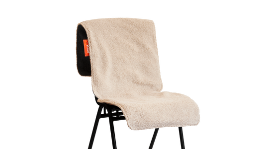Stoov Big Hug XL Stoelverwarmer Draadloos Woolly Beige  45x135cm | standaard batterij
