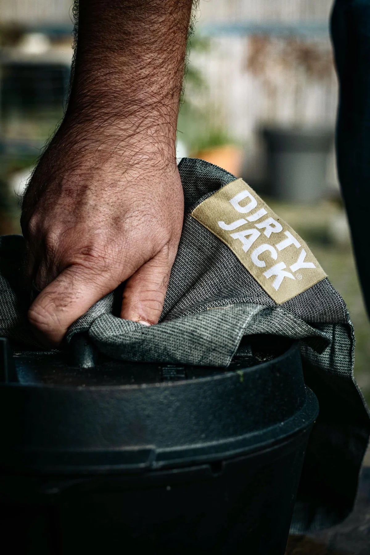 Dirty Jack | Kookdoek Charcoal | Desert Sand label