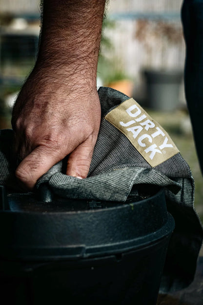 Dirty Jack | Kookdoek Charcoal | Desert Sand label