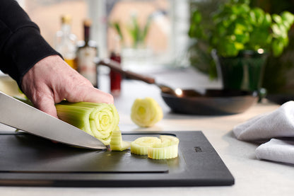 Woll | Cut & Serve Snijplank Medium 30x22cm | Zwart