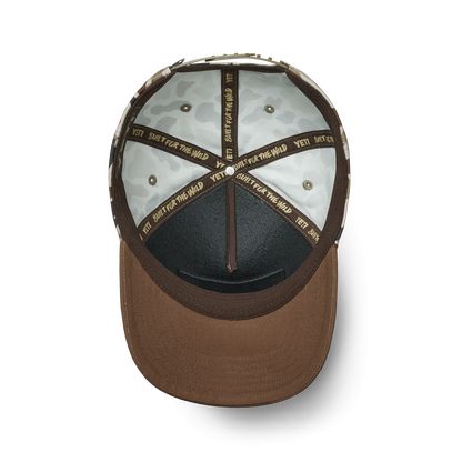 YETI Mid Pro Flat Brim Logo Badge Snapback | Wetlands Camo