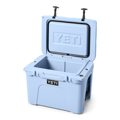 YETI Tundra 35 Hard Cooler | Big Sky Blue
