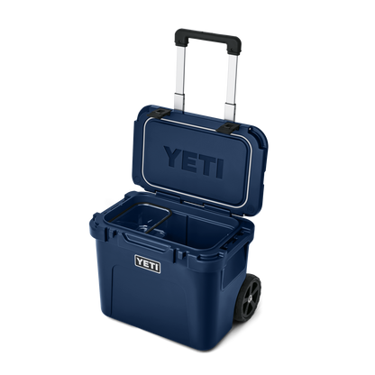 YETI Roadie 32 Wheeled Cooler | Navy