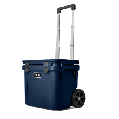 YETI Roadie 32 Wheeled Cooler | Navy