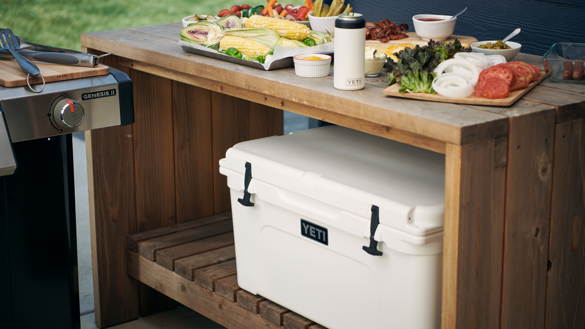 YETI Tundra 35 Hard Cooler | White